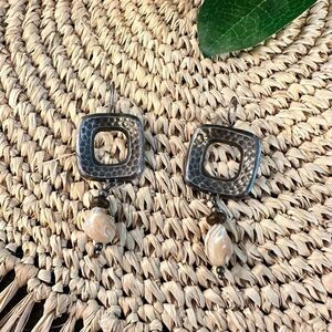 Silpada 925 Sterling Hammered Silver‎ Cutout Squares w/ Mother of Pearl Earrings